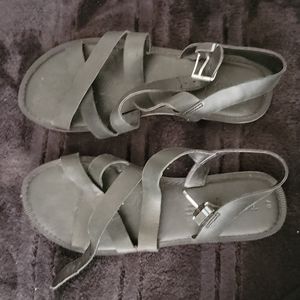 Black leather sandles